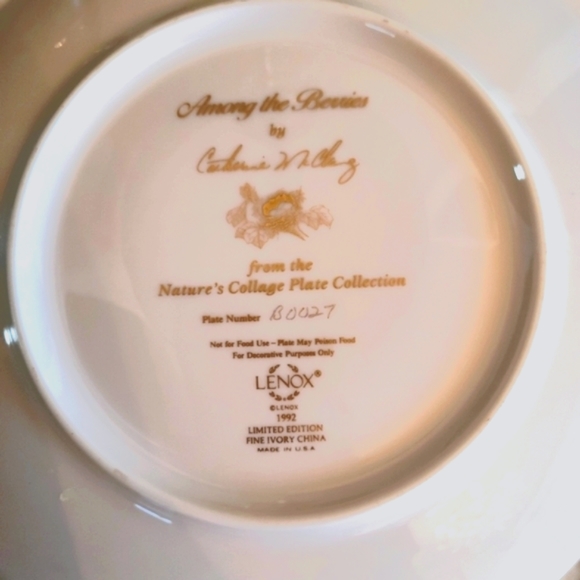 Lenox 1992 Among the berries by Catherine McClung - Picture 2 of 3